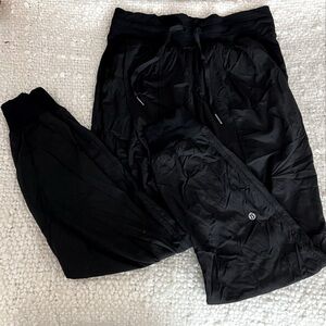 LULULEMON MID RISE DANCE STUDIO JOGGER (worn, good condition) black, size 6